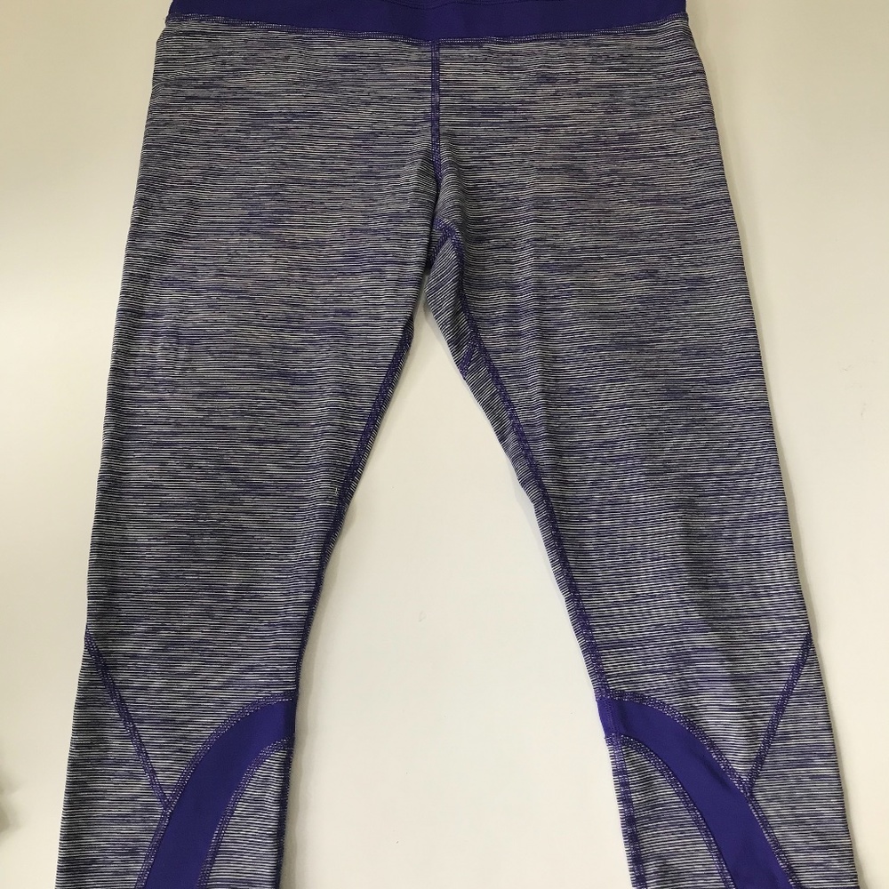 Lululemon inspire crop II size 10 striped athletic capris